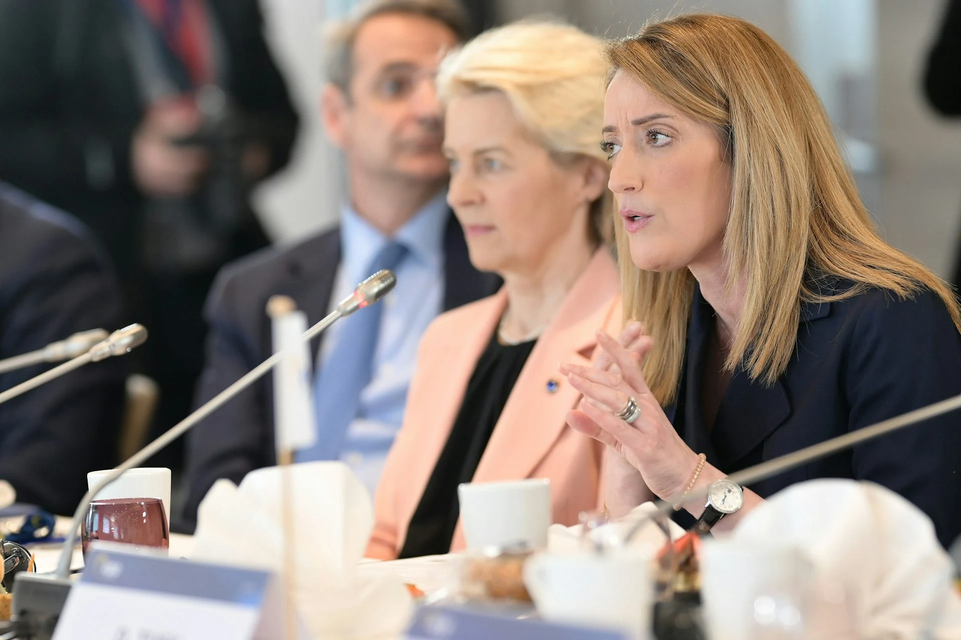 Na Europa e no Brasil, políticas mulheres recebem mais ofensas do que homens na internet